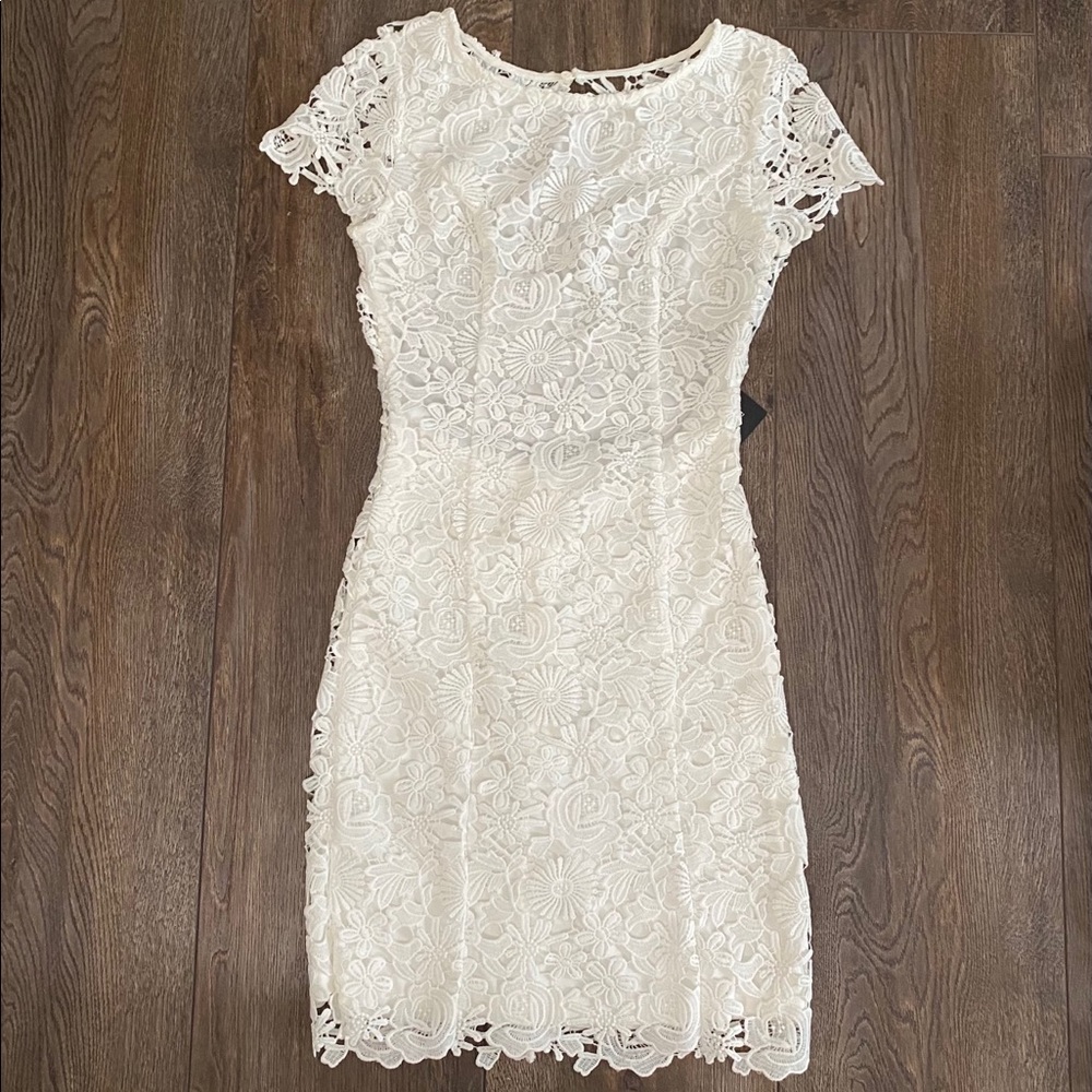 Romance Language White Backless Lace Dress